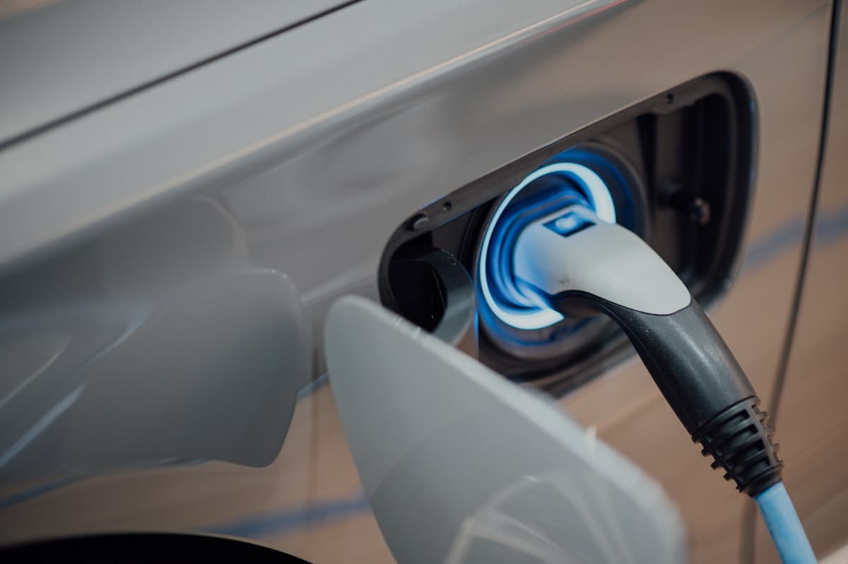 Electric delivery vehicle, FoodieFit delivers with zero-emission EVs