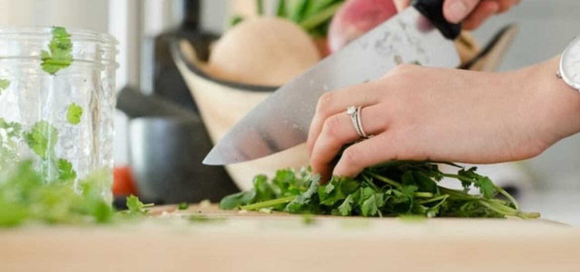 Chopping Parsley, Why Keto Meal Prep Delivery Is Ideal For Beginners, keto Meal Prep Delivery